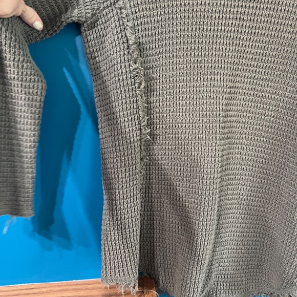 Free People Green Sunset Womens  Open Cold Shoulder Sweater Size Medium - Picture 4 of 10